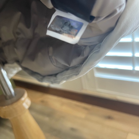 The North Face Women's White Arctic Parka w/ removable fur and hood-Size
Large - Picture 6 of 6